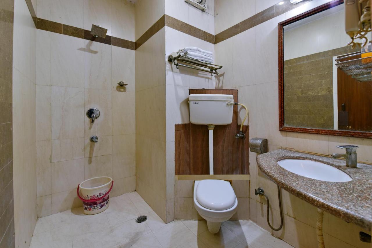 Hotel Revels By A1Rooms New Delhi Eksteriør bilde